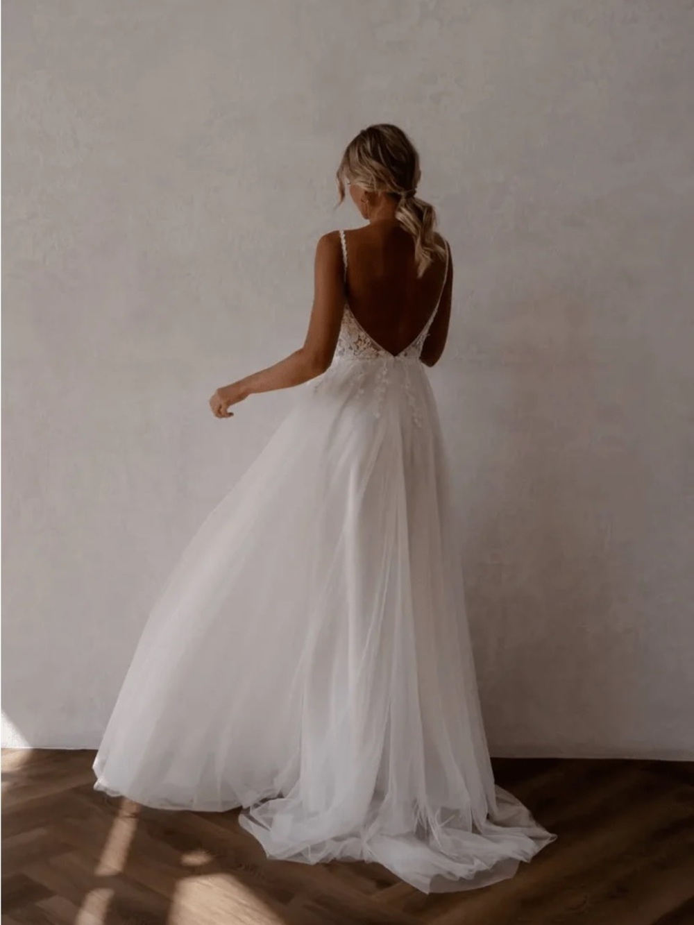 Made With Love Summer Wedding Dress Size 2 - Picture 3 of 8